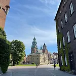 Secret Garden Krakow - Wonderful City Centre Apartment - Ground Floor - Quiet Location