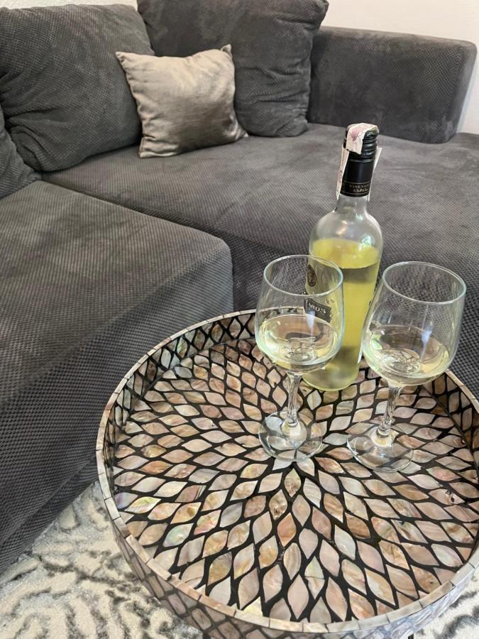 Secret Garden - Wonderful City Centre - Ground Floor - Quiet Location Apartment *